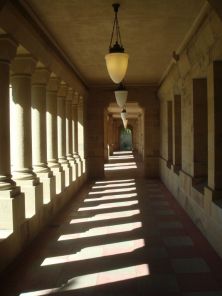Un pasillo de Stanford